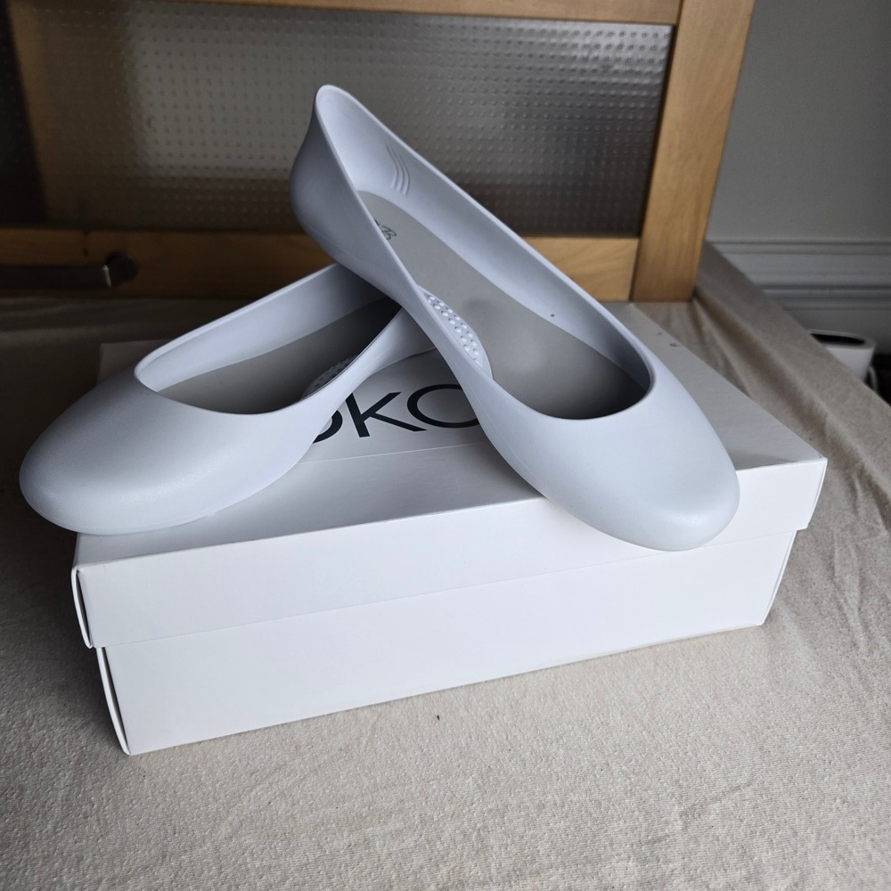 Oka-B Georgia Ballet Flats Womens 10 Salt White New In Box Ergonomic Waterproof